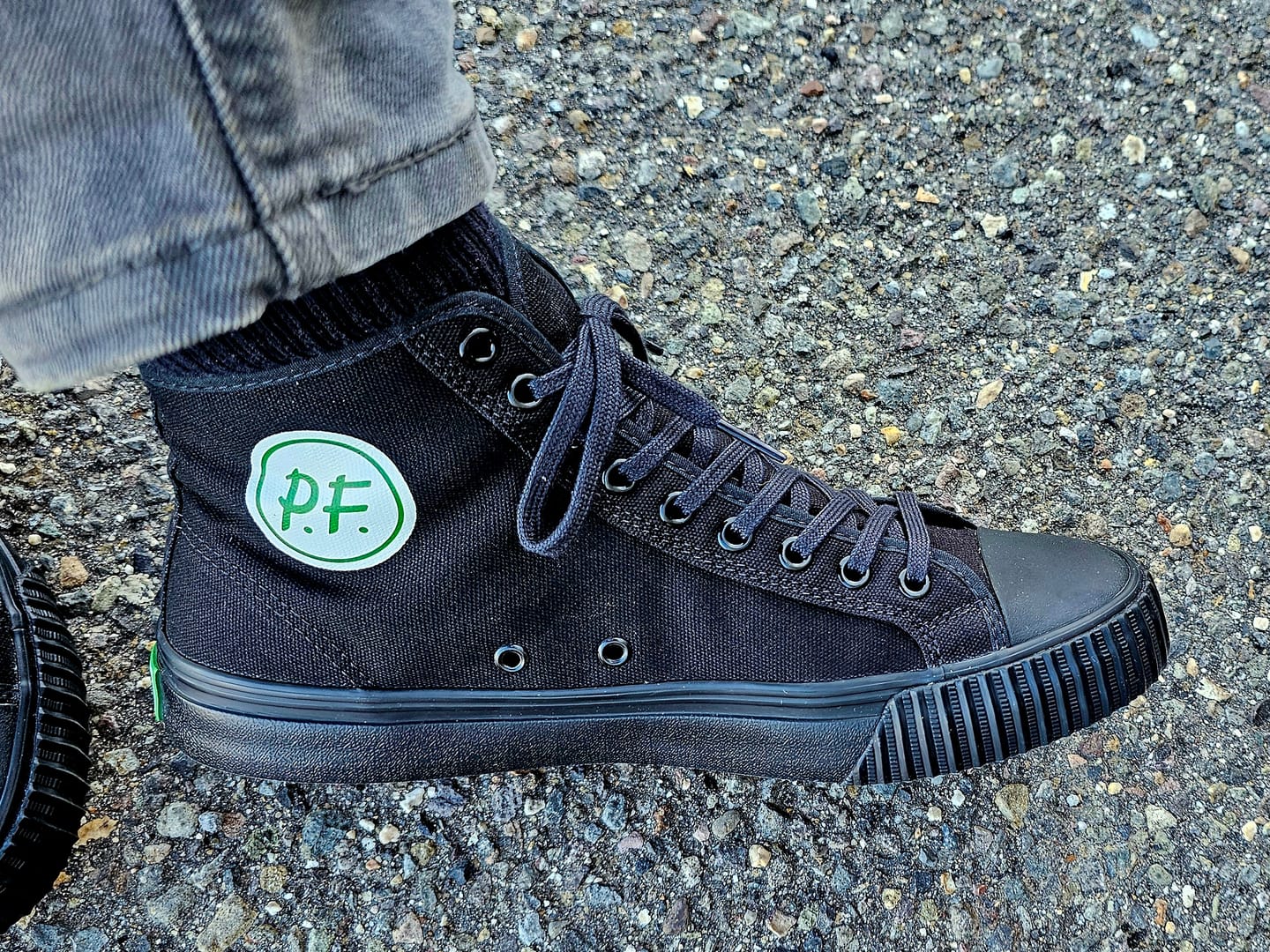 Customer photo review of 1993 Center High-Top Black