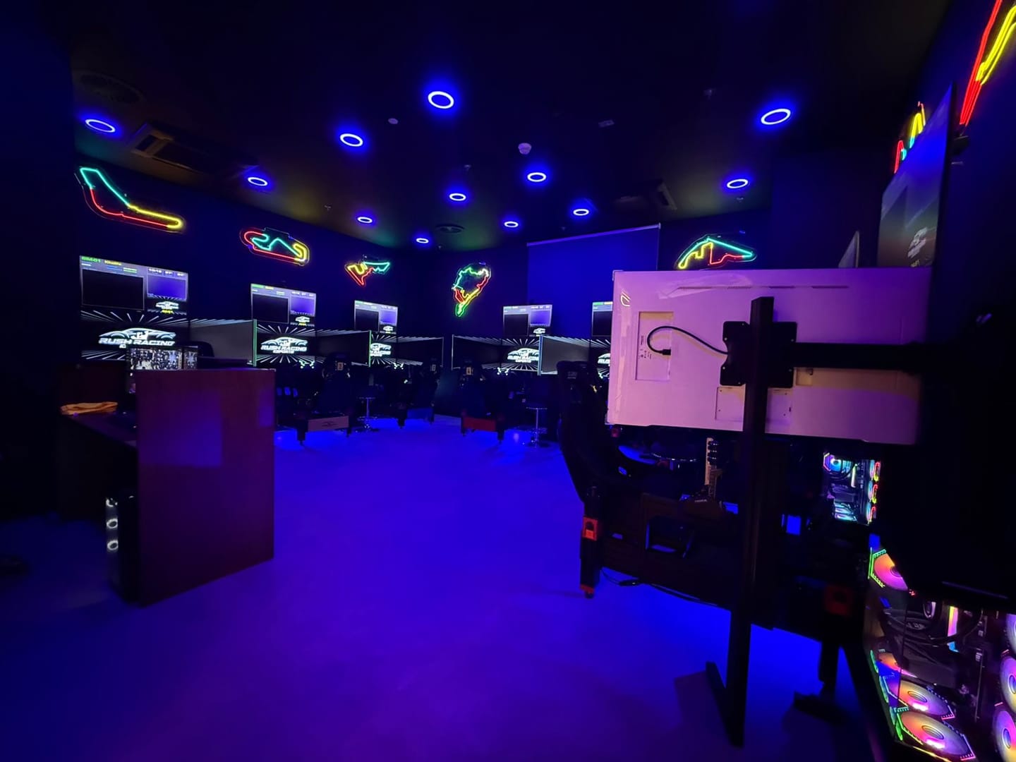 Customer photo review of Silverstone Circuit Neon Race Track