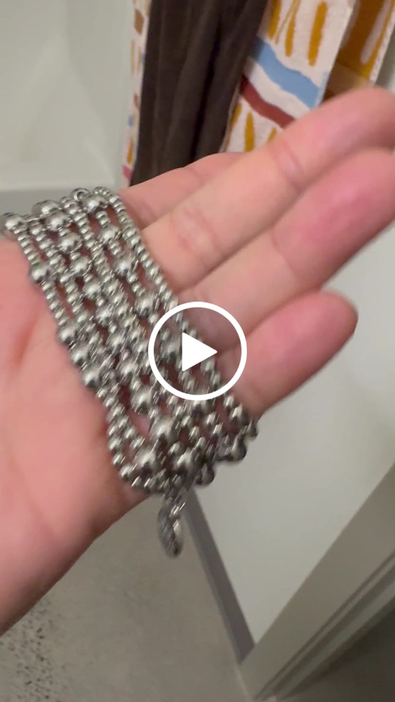 Customer video review of Platinum Demure Stretch Apple Watch Strap