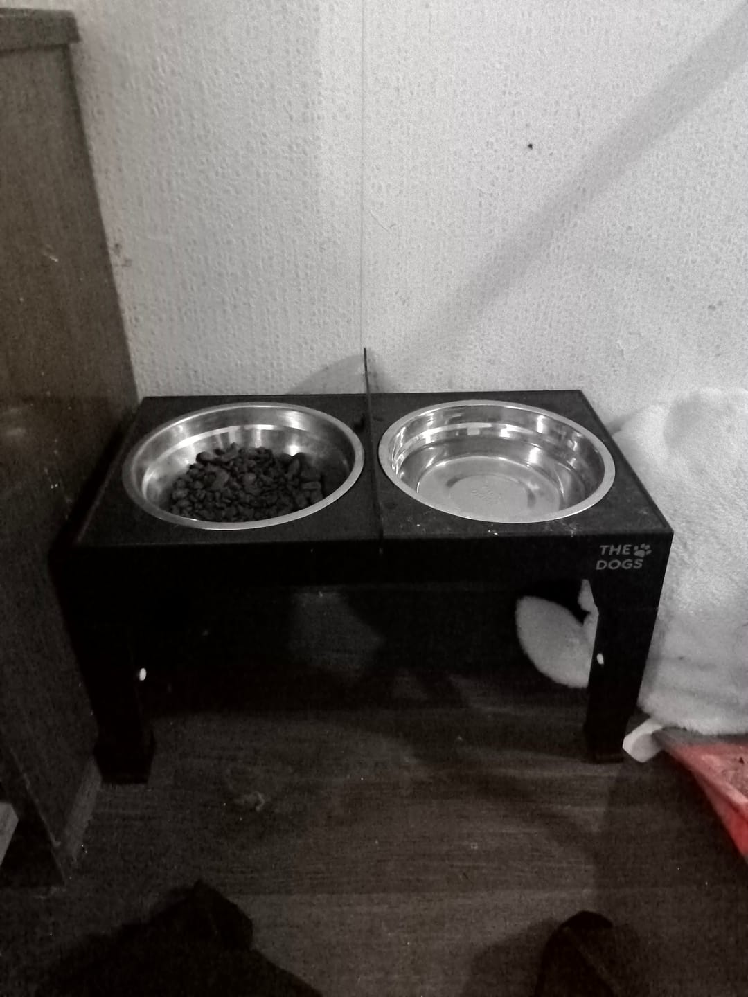 Customer photo review of Comedero Elevado THE DOGS Postura correcta en cada comida