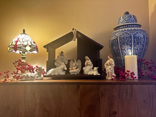Customer photo review of Belleek Living 9 Piece Nativity Set