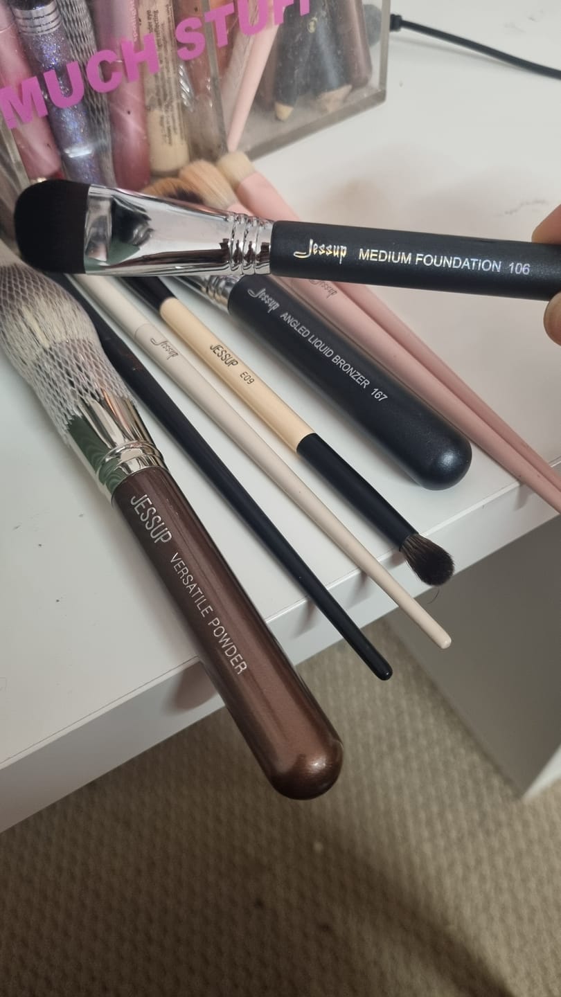 Customer photo review of Medium Foundation Brush 106