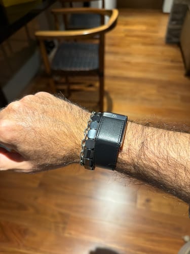 Customer photo review of Pulsera Hora Hematita