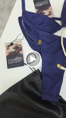 Customer video review of Calcinha Fita Deep Sea