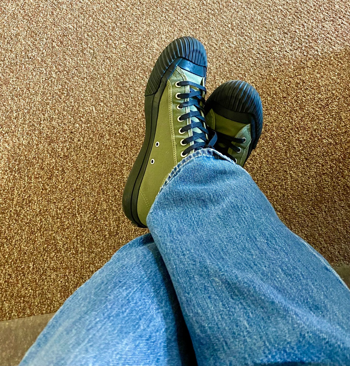 Customer photo review of Grounder Low-Top Olive/Black