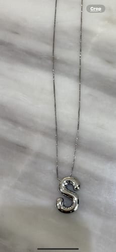 Customer photo review of Collar Plateado Liso Inicial Balloon