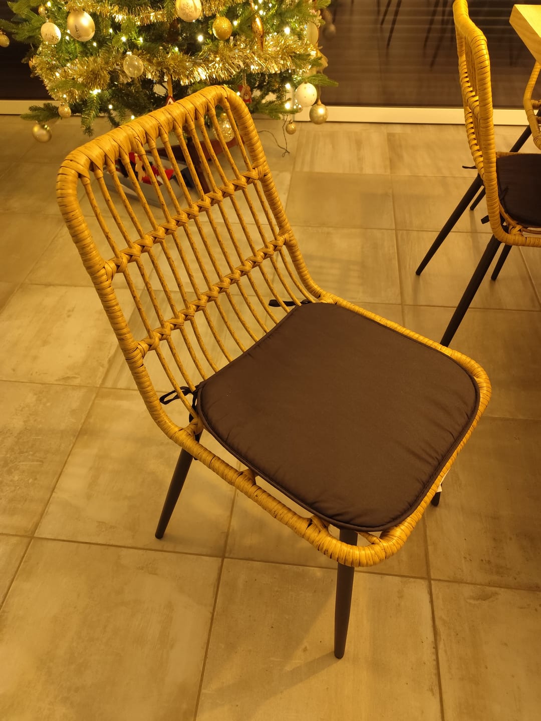 Customer photo review of BANGKOK - Lot de 4 chaises en métal et rotin