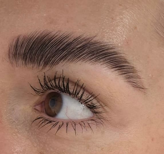 Customer photo review of مثبت و مرطب الحواجب - 50 مل