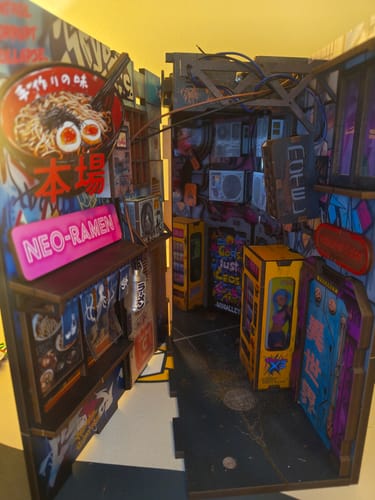Customer photo review of Neo Ramen MiniAlley – A Cyberpunk DIY Diorama Booknook