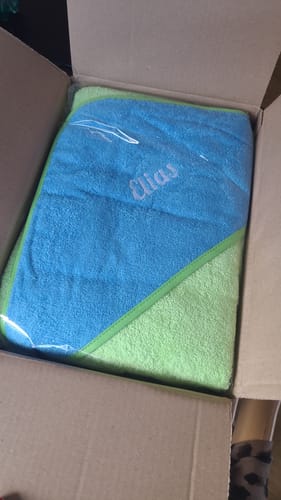 Customer photo review of Wolimbo Jungen Kapuzenhandtuch mit Namen und Motiv