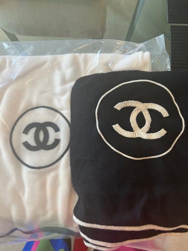 Customer photo review of LONG SCARF 200 CM IN WHITE CASHMERE AND SILK 396410