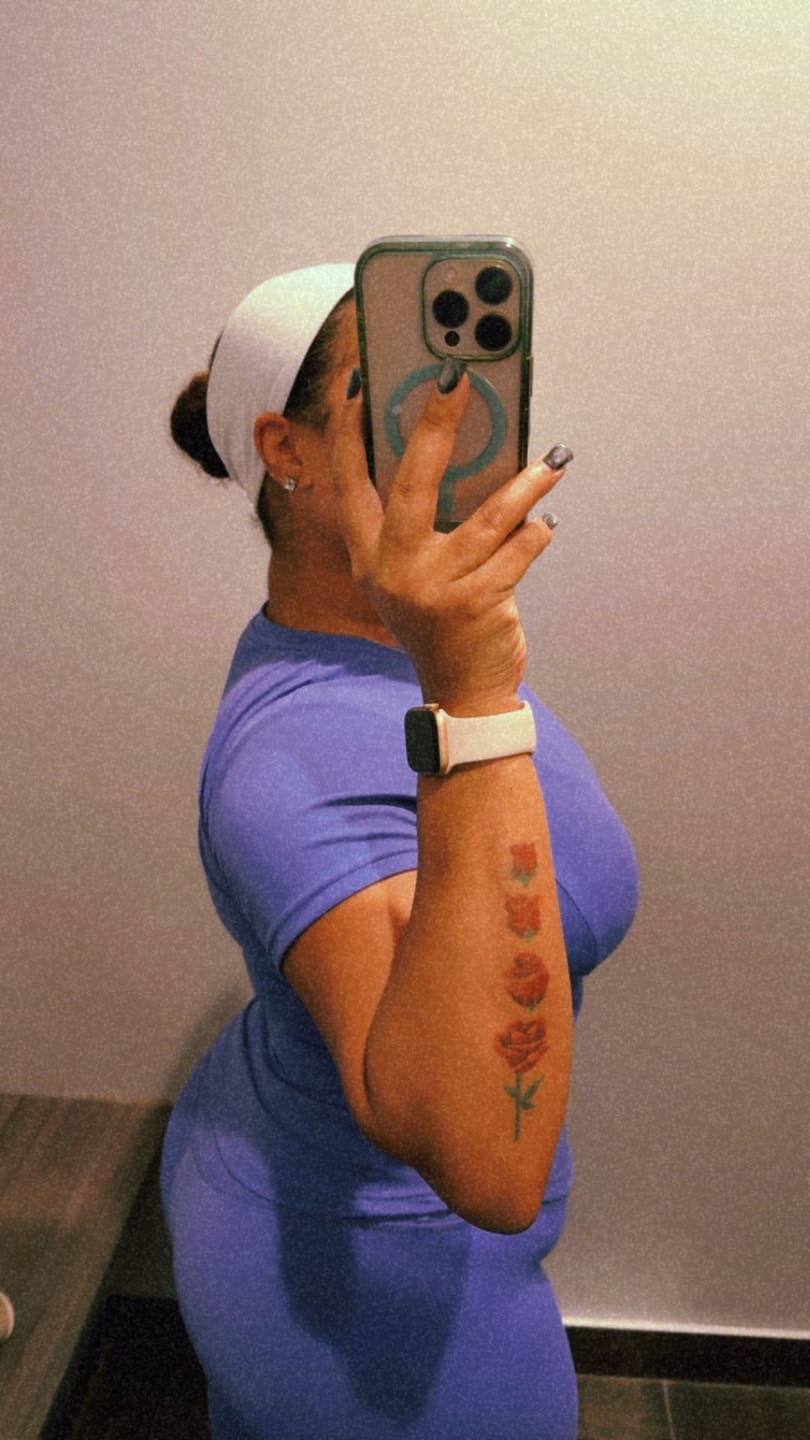 Customer photo review of BONDED DUAL TONE LEGGINGS