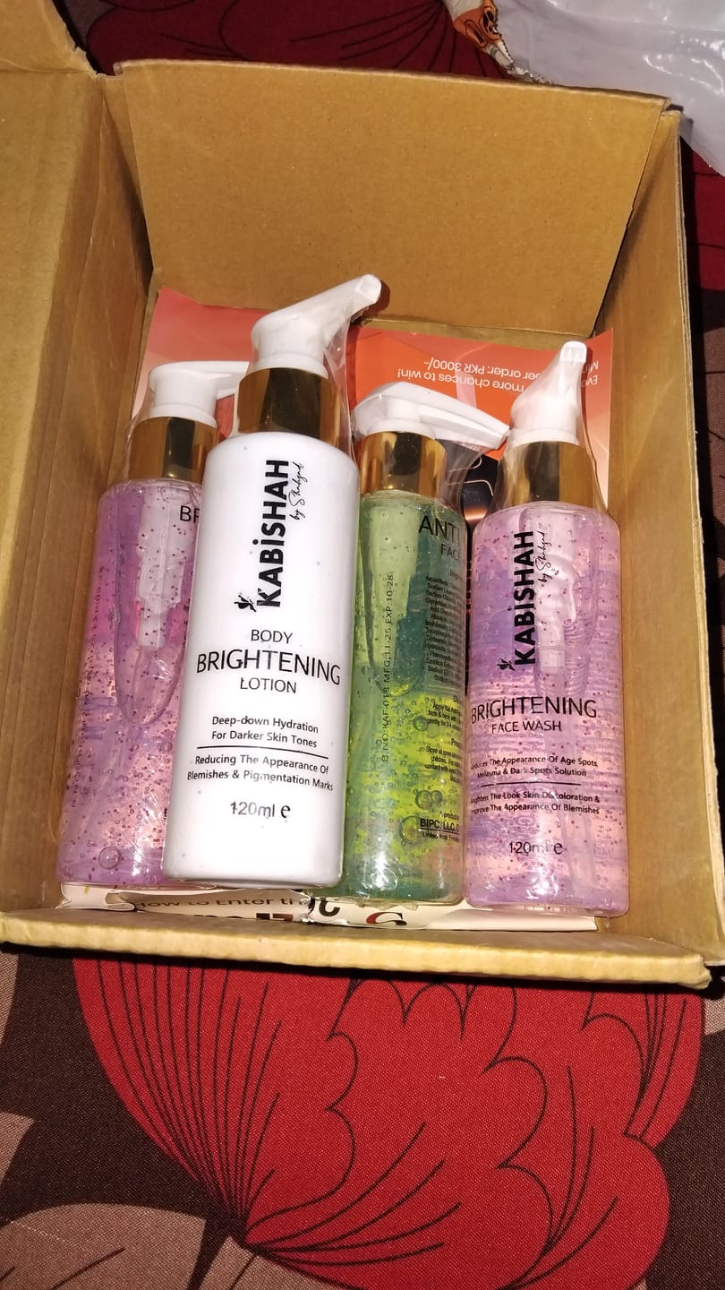 Customer photo review of ClearSkin Pro Anti Acne Face Wash Double Pack