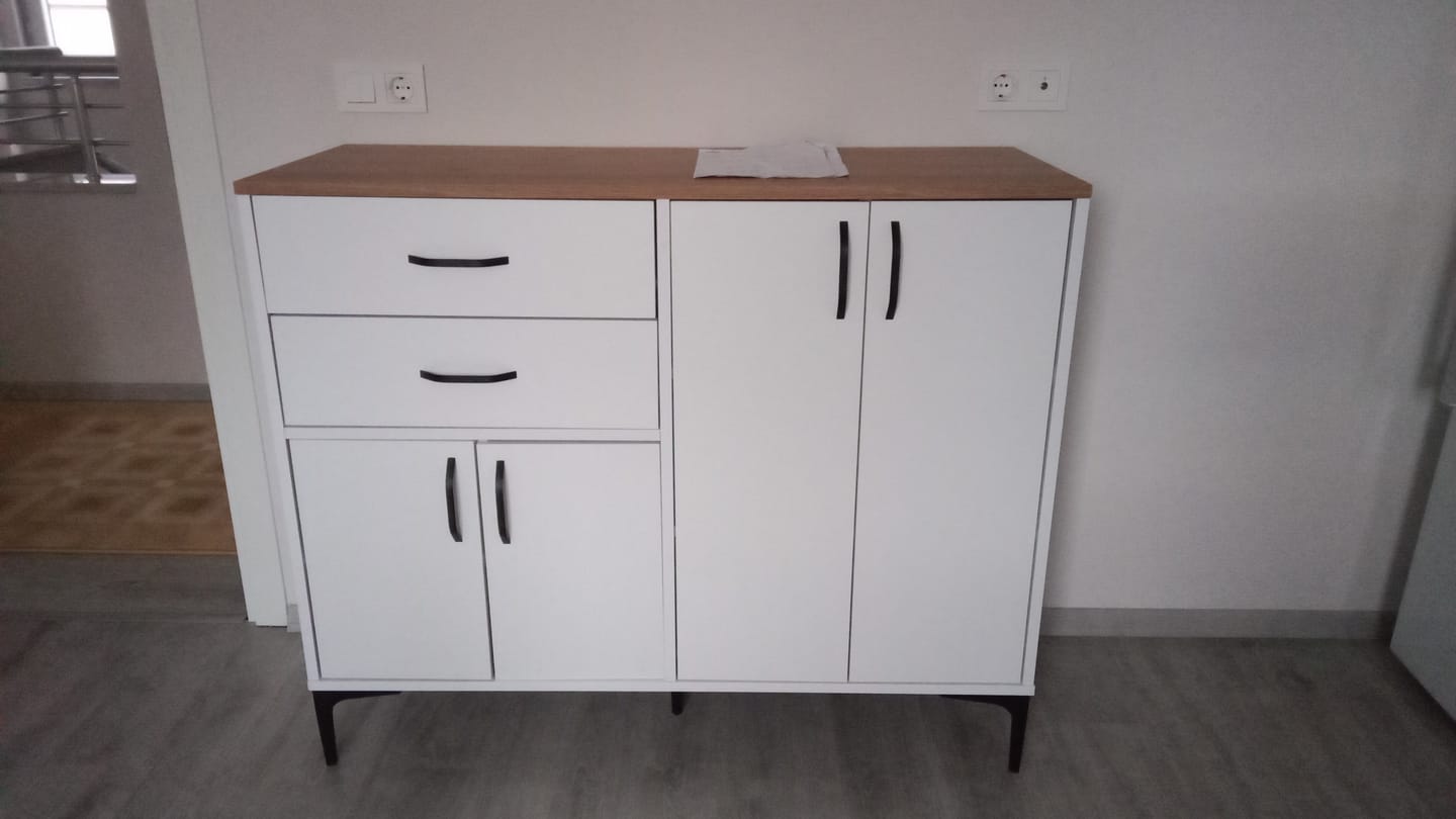 Customer photo review of Rani JE210 Kahve Köşesi Çok Amaçlı Dolap 4 Kapaklı 2 Çekmeceli Kiler Mutfak Dolabı Beyaz - Sepet Ceviz