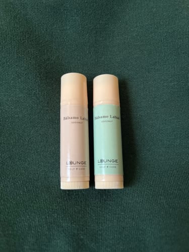 Reseña con foto de un cliente sobre Set Bálsamos Labiales Humectantes