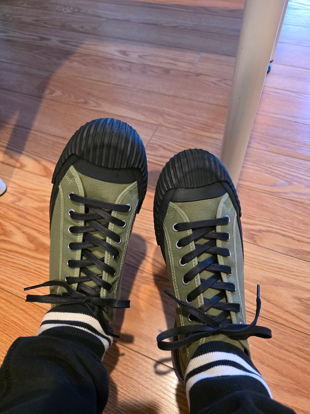 Customer photo review of Grounder Low-Top Olive/Black
