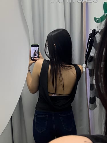 Customer photo review of SCARLET BLACK TOP