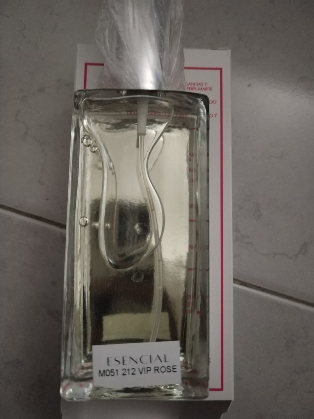 Customer photo review of M051 Inspirado en: 212 VIP Rose - Carolina Herrera