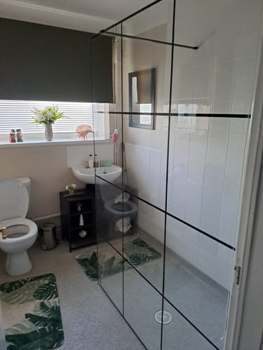 Customer photo review of Keighley 2000 Height Walk-in Wetroom Screen 1400mm - Black Matrix