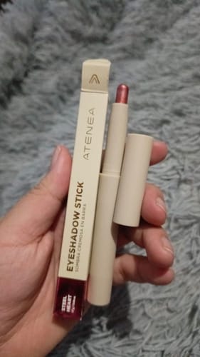 Customer photo review of SOMBRAS CREMOSAS EN BARRA