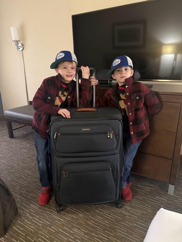 Customer photo review of Montecito 3.0 Softside Large Check-In Expandable Spinner