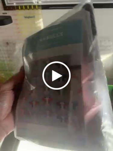 Customer video review of Annabelle Precut Quilt Kit featuring Riley Blake Essence