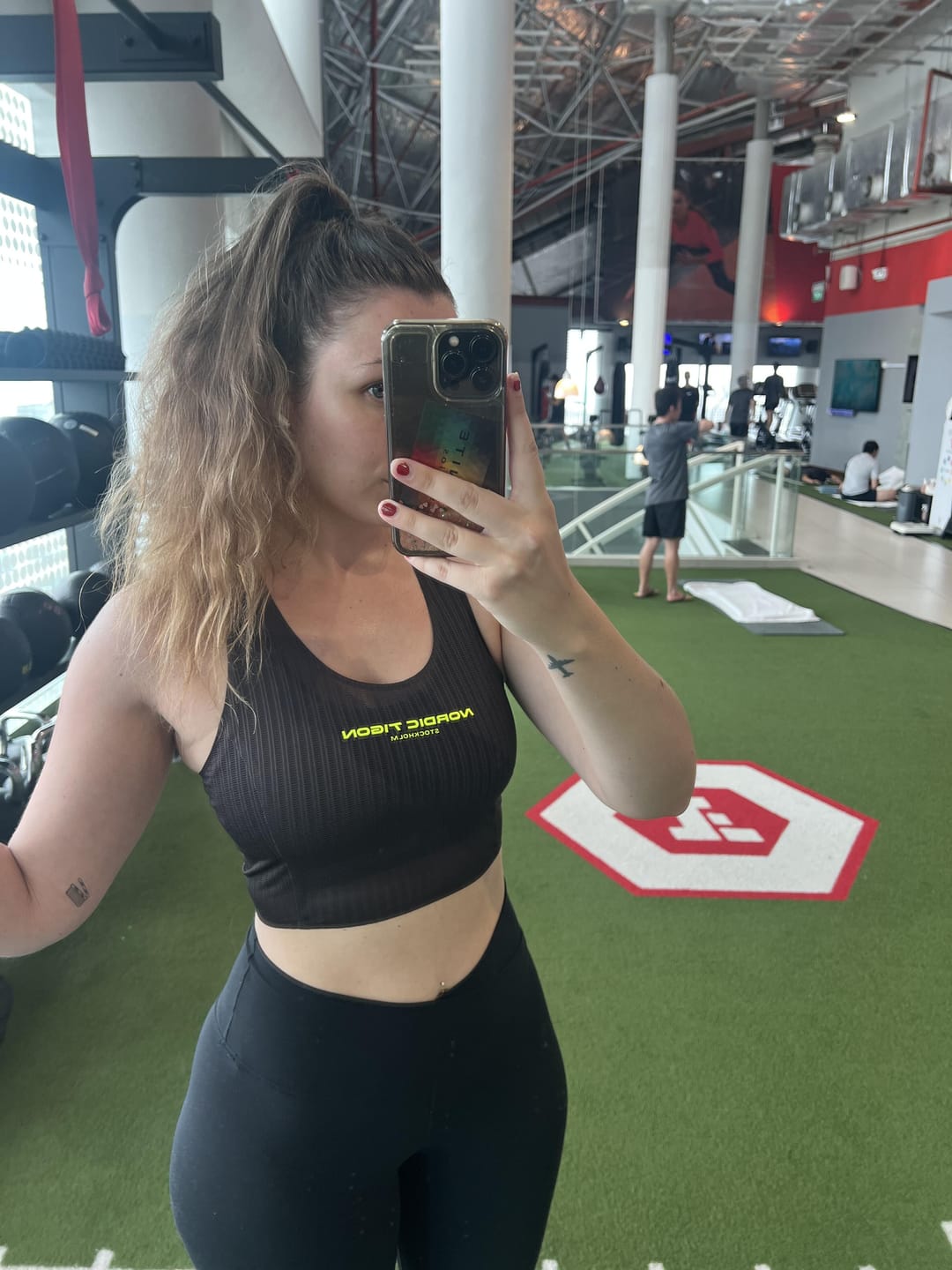 Customer photo review of Women's Velocity Cropped Tank