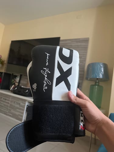 Customer photo review of Guantes de Boxeo RDX S4 - 100% Cuero