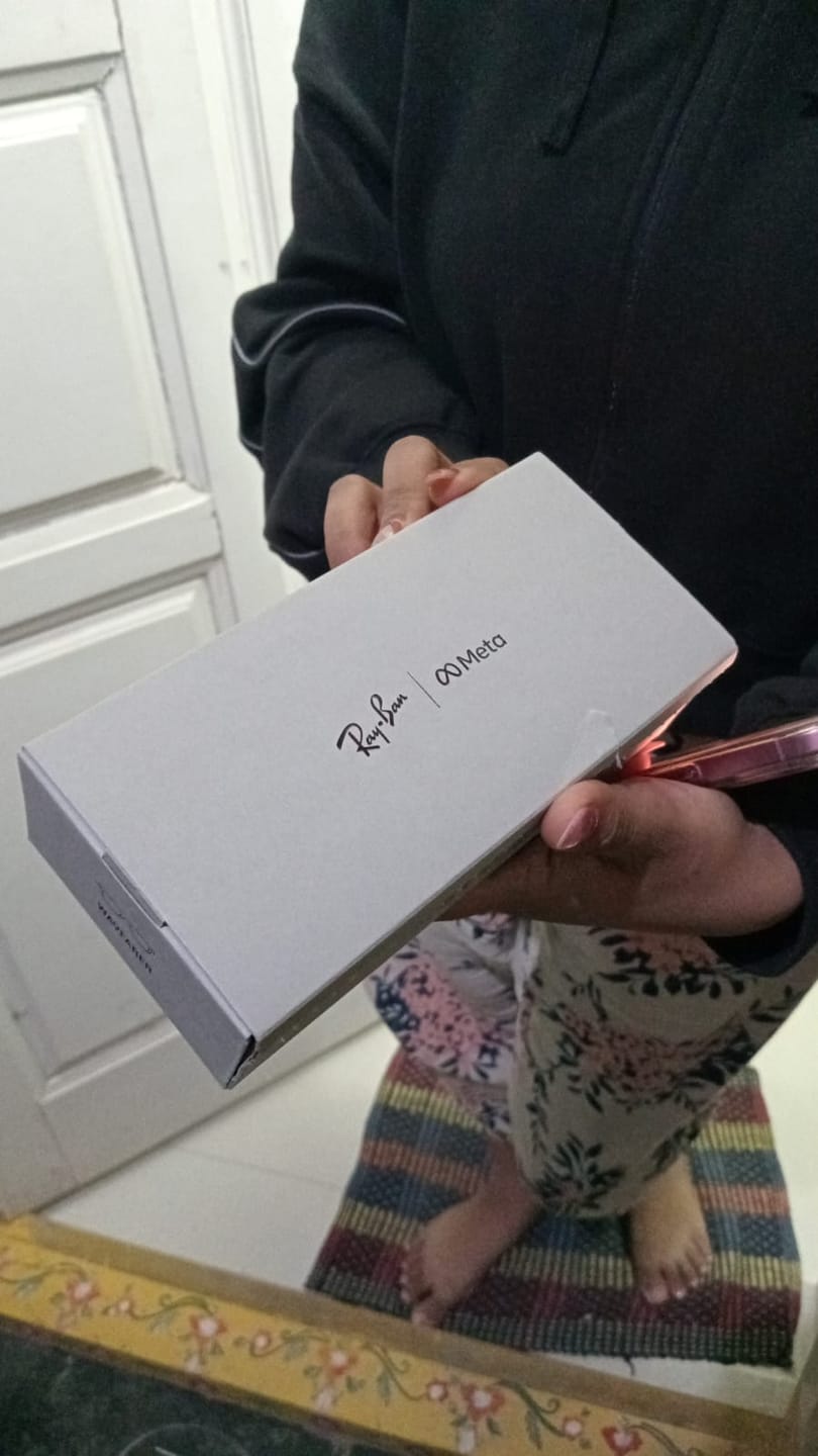 Customer photo review of Rayban Meta Wayfarer Large Frame RW 4008 601/SB