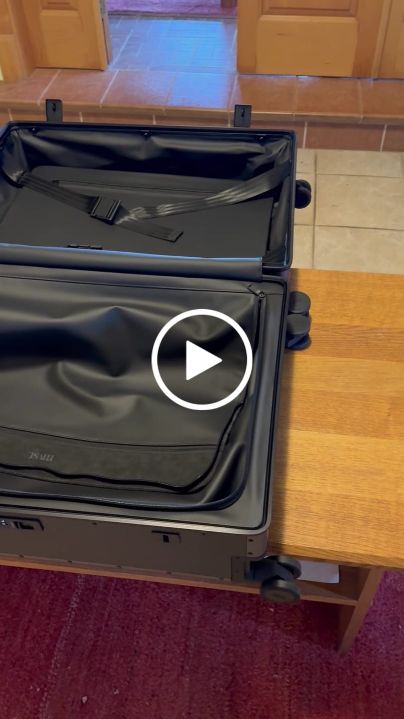Customer video review of Carbon X 2.0 Carbon Fiber Suitcase Gunmetal