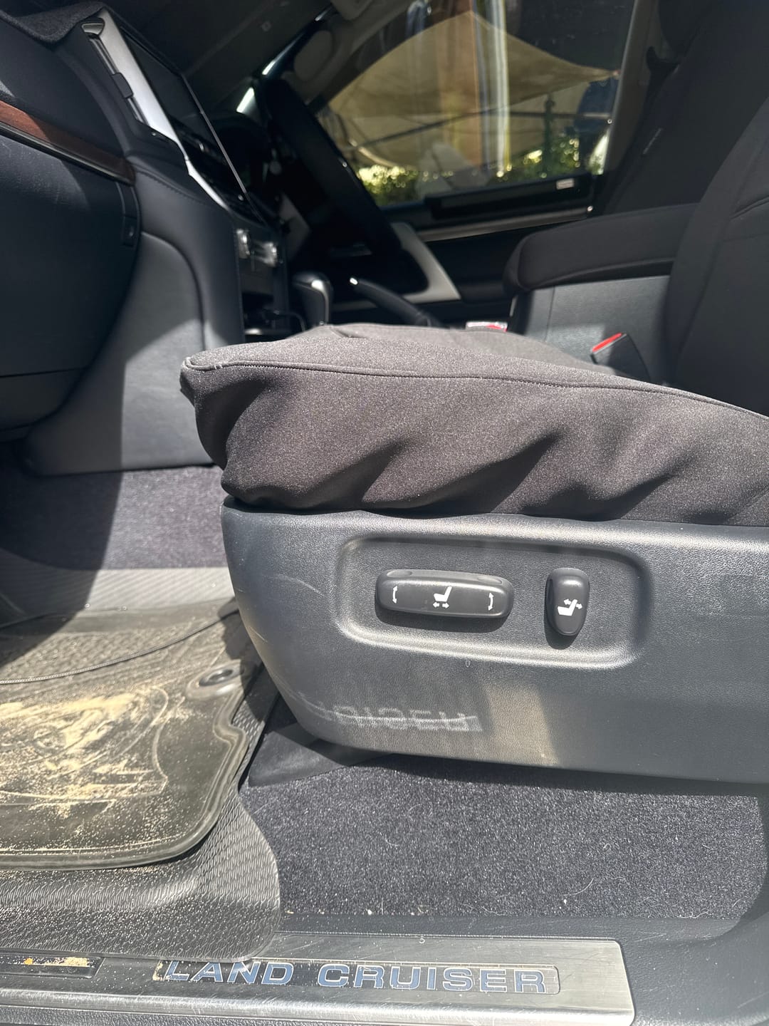 Customer photo review of Sharkskin Front Seat Covers for Toyota Landcruiser 200 Series