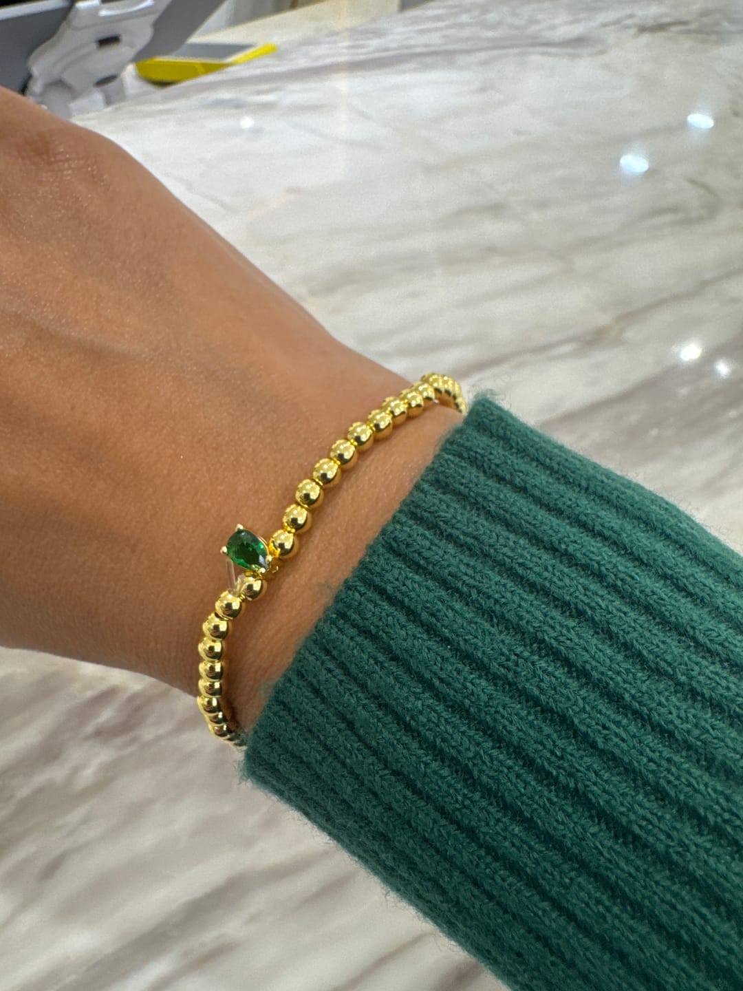 Customer photo review of Pulsera Bolitas Birthstone Gota