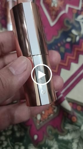 Customer video review of O.TWO.O MISTY KISS LOCK COLOUR MATTE LIPSTICK