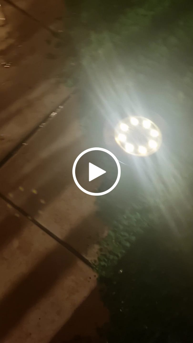 Customer video review of Set de 4 Estacas Acero Inoxidable Solar - Luz Cálida o Fría / IP65