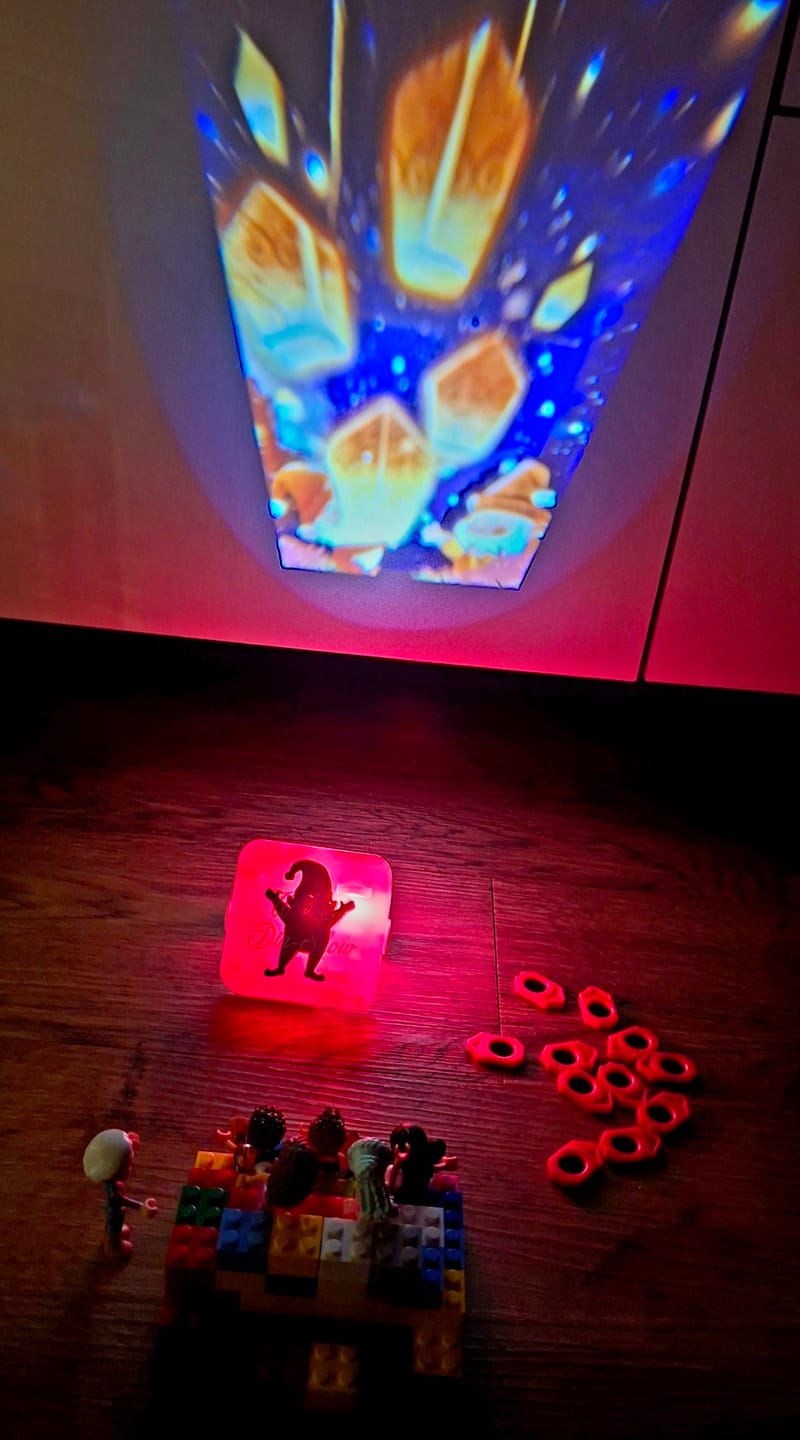 Customer photo review of Wichtel Mini Dia Projektor mit 12 DIAS - Wichtel Abenteuer