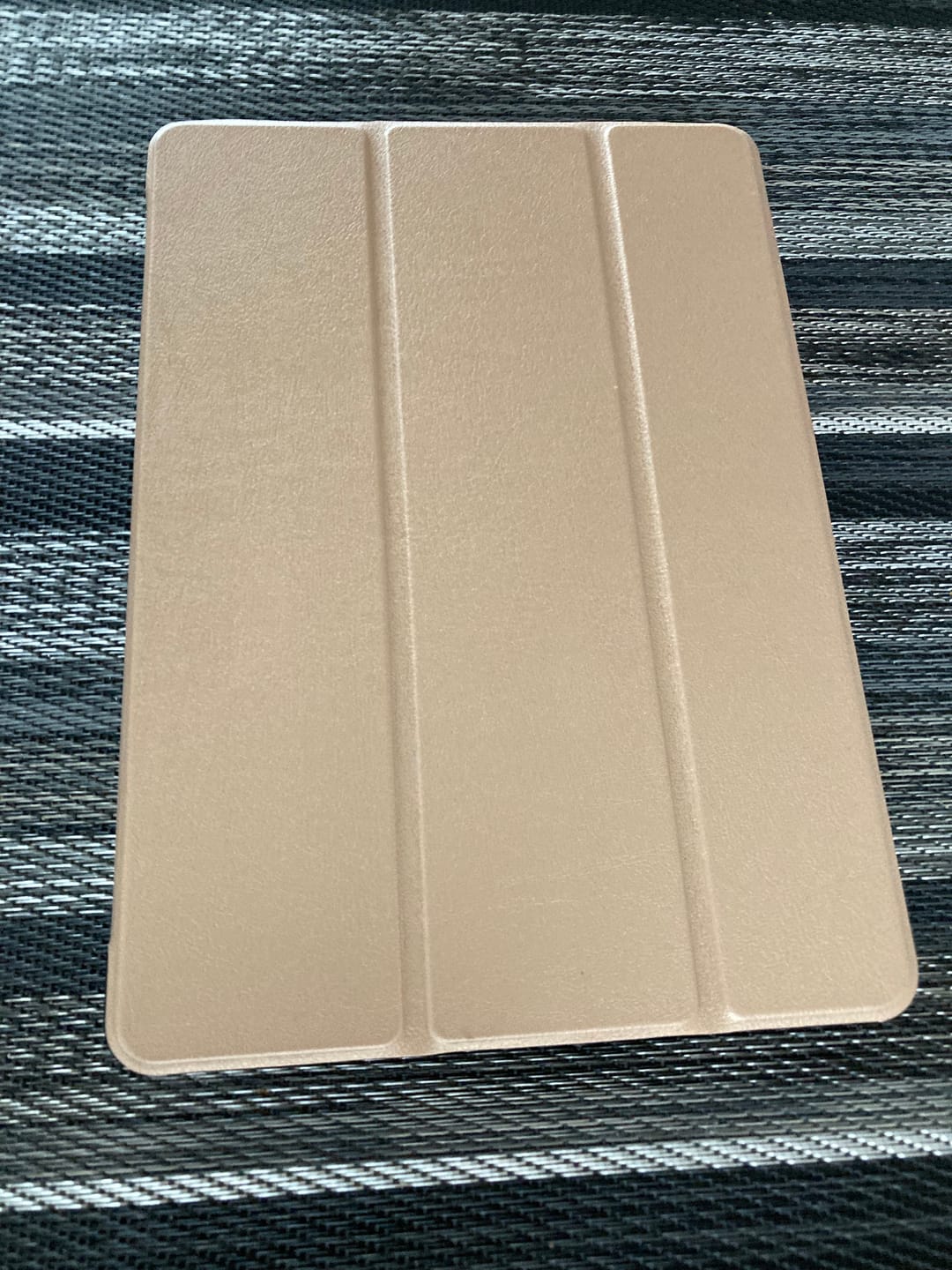 Customer photo review of iPad 10.2 - Tri-fold Smart Leder Case