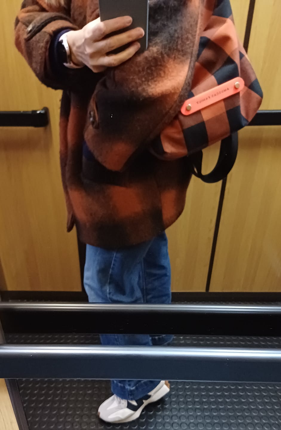 Customer photo review of Bolso Roche