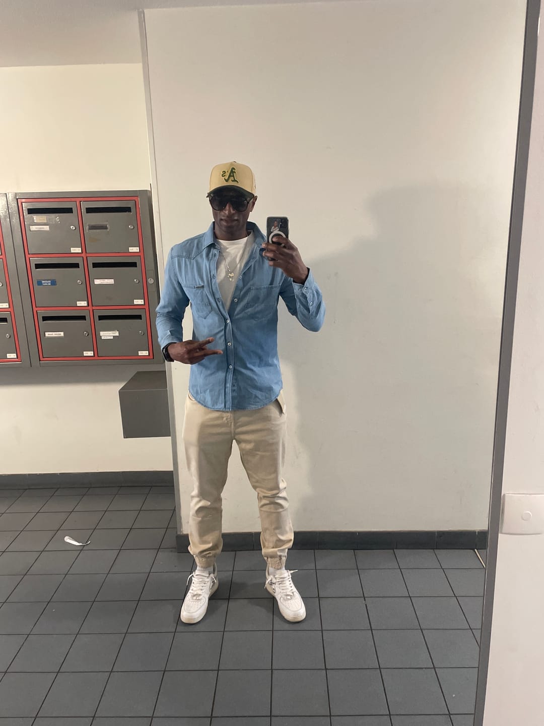 Customer photo review of Pantalon jogpant Chevy