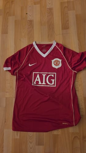 Customer photo review of Manchester United F.C 06/07 Season Home Red Retro Jersey Trikot Soccer Shirt