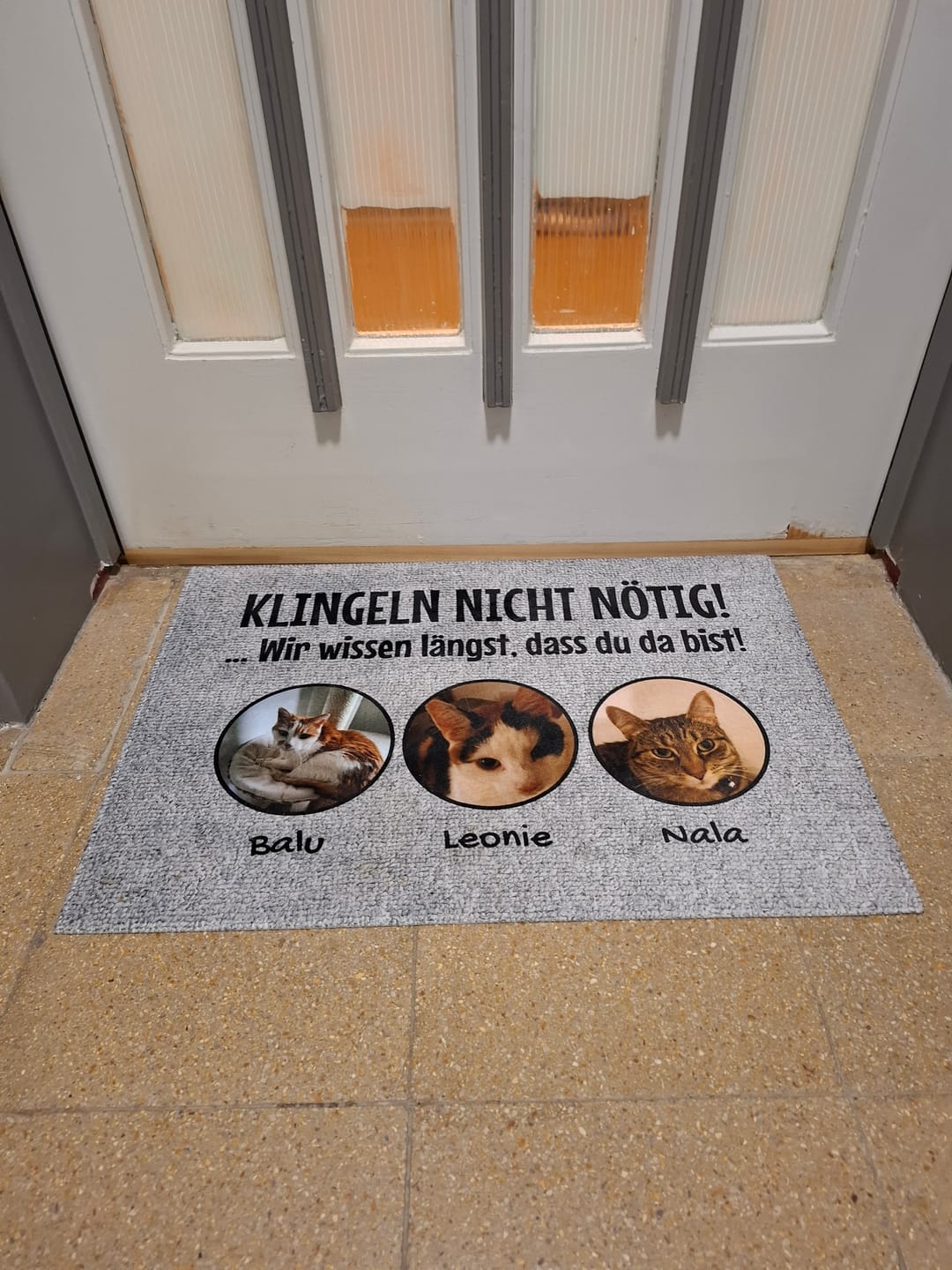 Customer photo review of Klingeln nicht nötig mit Foto - individuelle Fußmatte