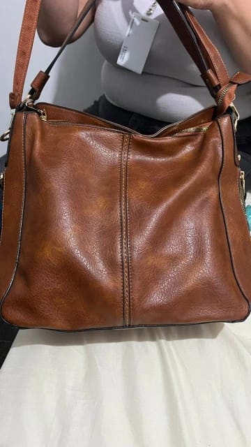 Customer photo review of Tussen Elegantie & Gebruiksgemak – De Dagelijkse Tas die Alles Kan