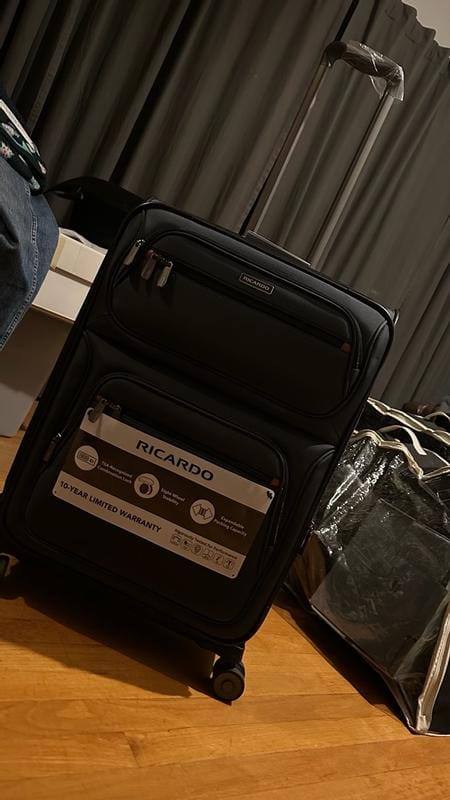 Customer photo review of Montecito 3.0 Softside Medium Check-In Expandable Spinner