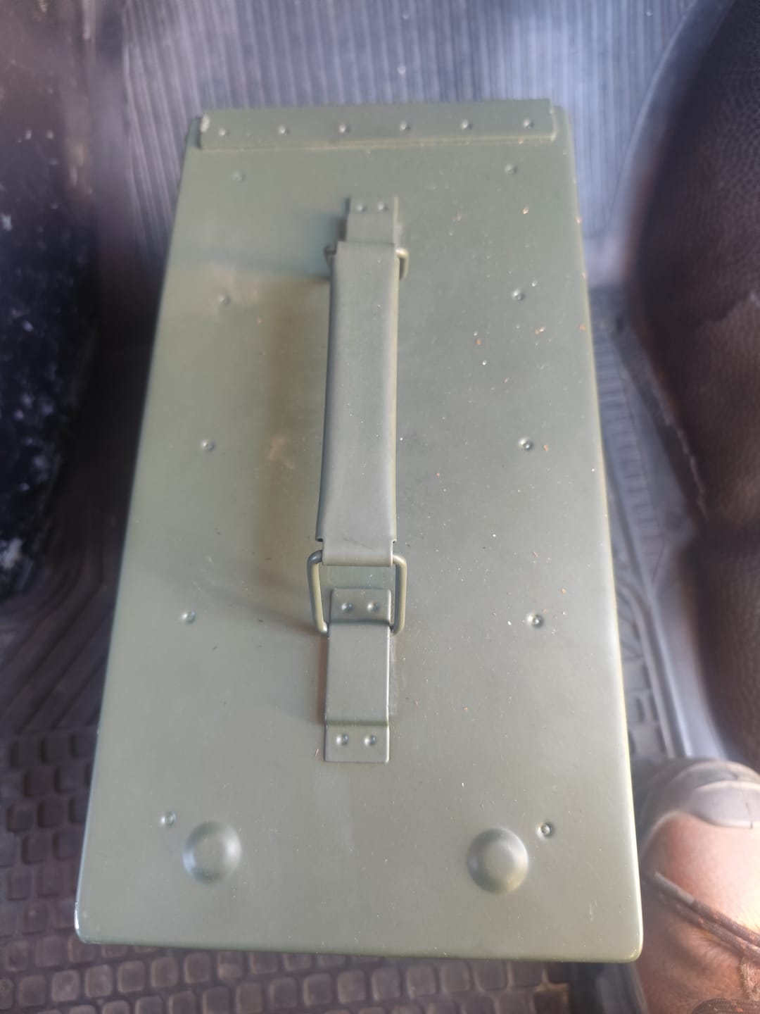 Customer photo review of CAJA DE METAL  CALIBRE .50 COLOR VERDE