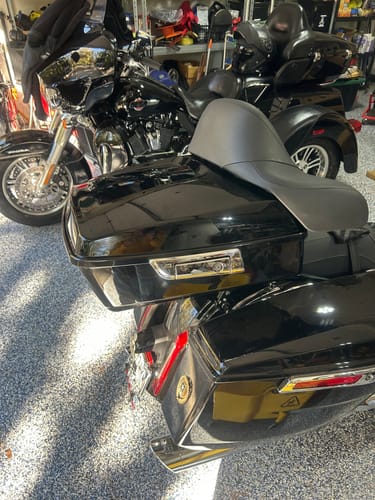 Customer photo review of COLOR OF LATCH AND HINGES