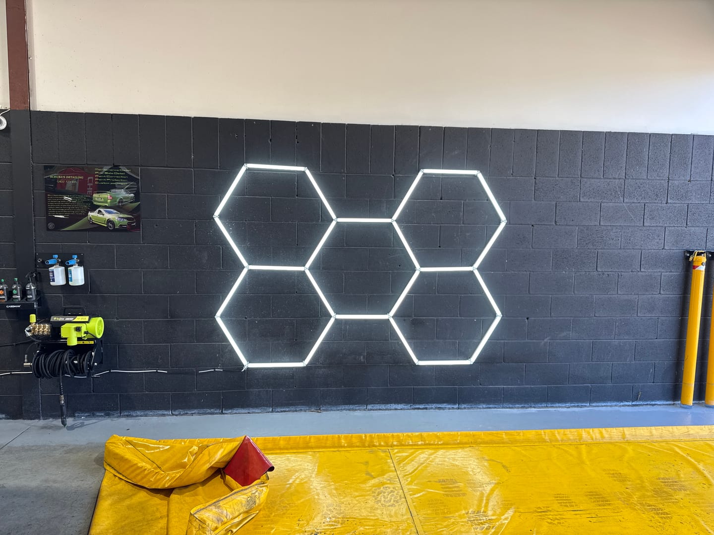 Customer photo review of 5 X GRID Verstile Hexagon LED Lights ATL35 , 2.4M X 1.7M Australian Certified!