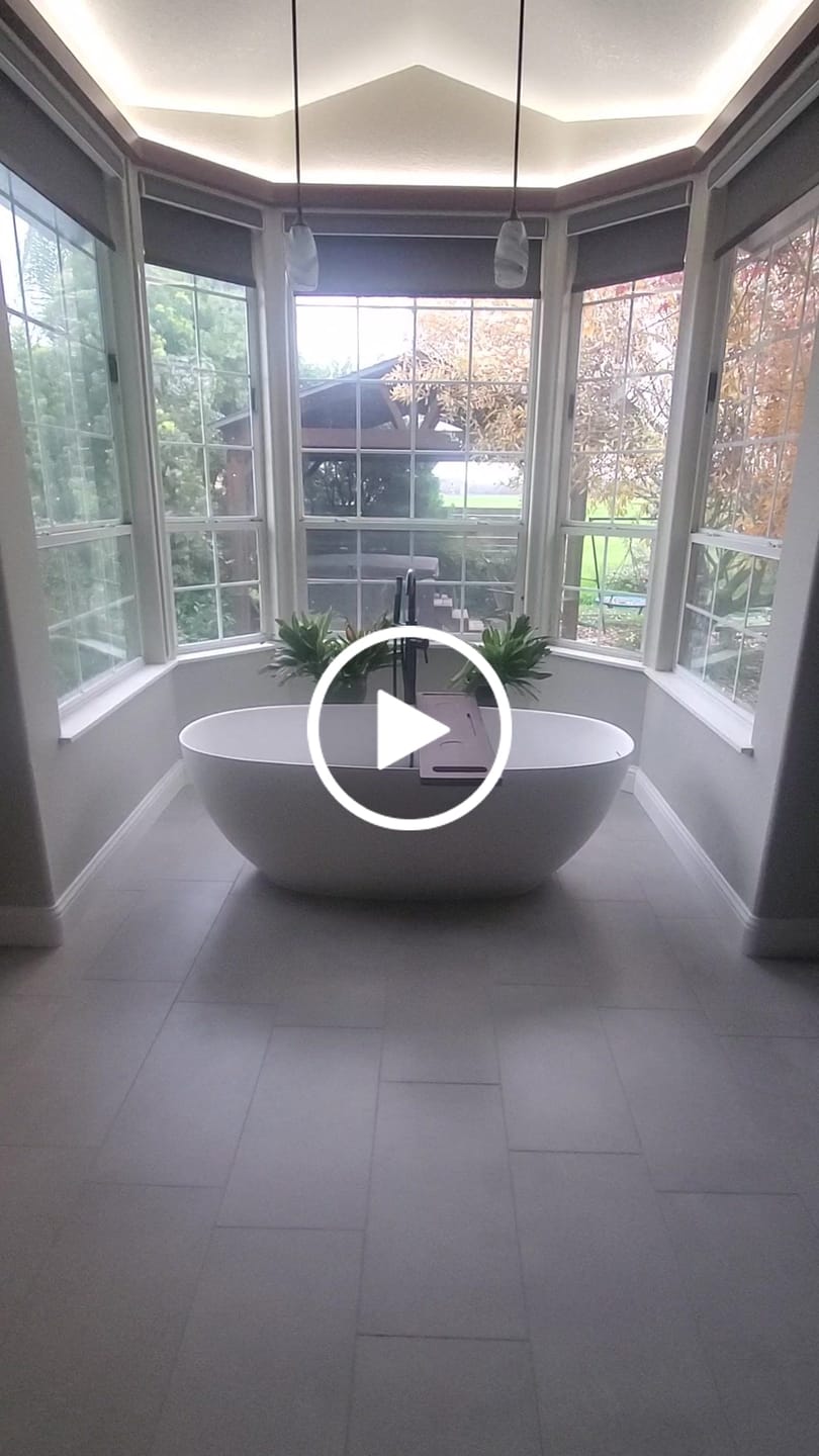 Customer video review of SmartWings Motorized Roller Shades 100% Blackout Eclipse