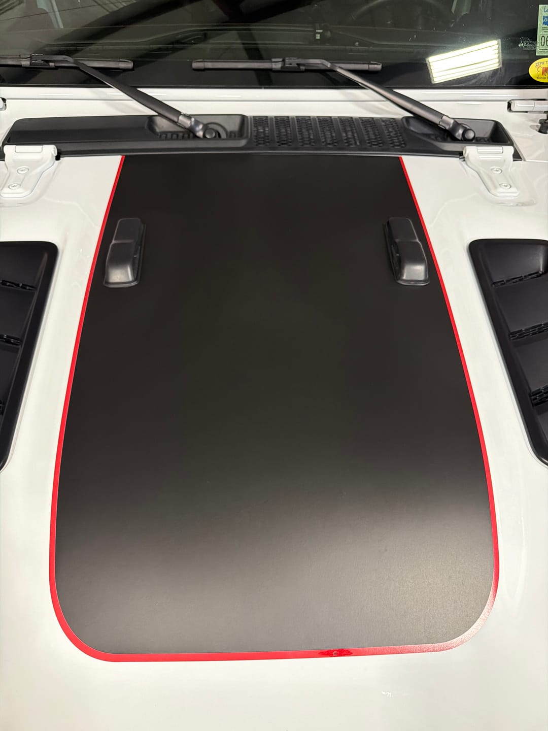 Customer photo review of Hood Graphic for RUBICON | Matte Black - fits Wrangler JL & Gladiator JT