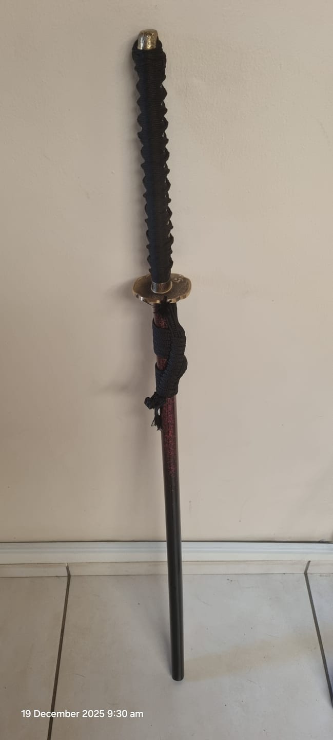 Customer photo review of The Surudoi Handmade Katana Extra Sharp Spring Steel Unokubi-Zukuri