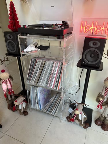 Customer photo review of Prisma 140 - Acrylic Vinyl Record Shelf