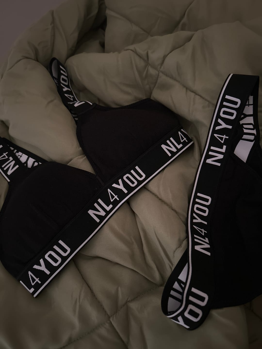 Customer photo review of All Black - Памучен бралет